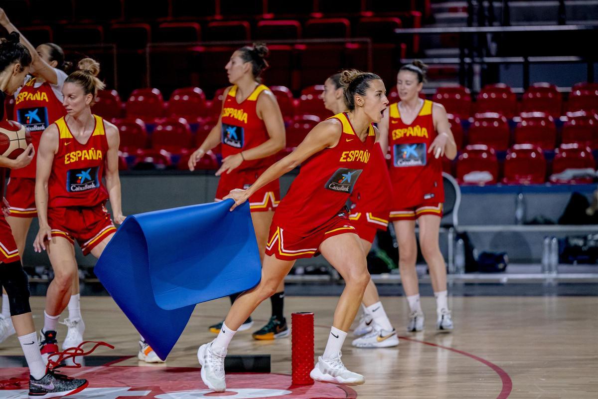 Queralt Casas, en el último entrenamiento antes de jugar contra Bélgica