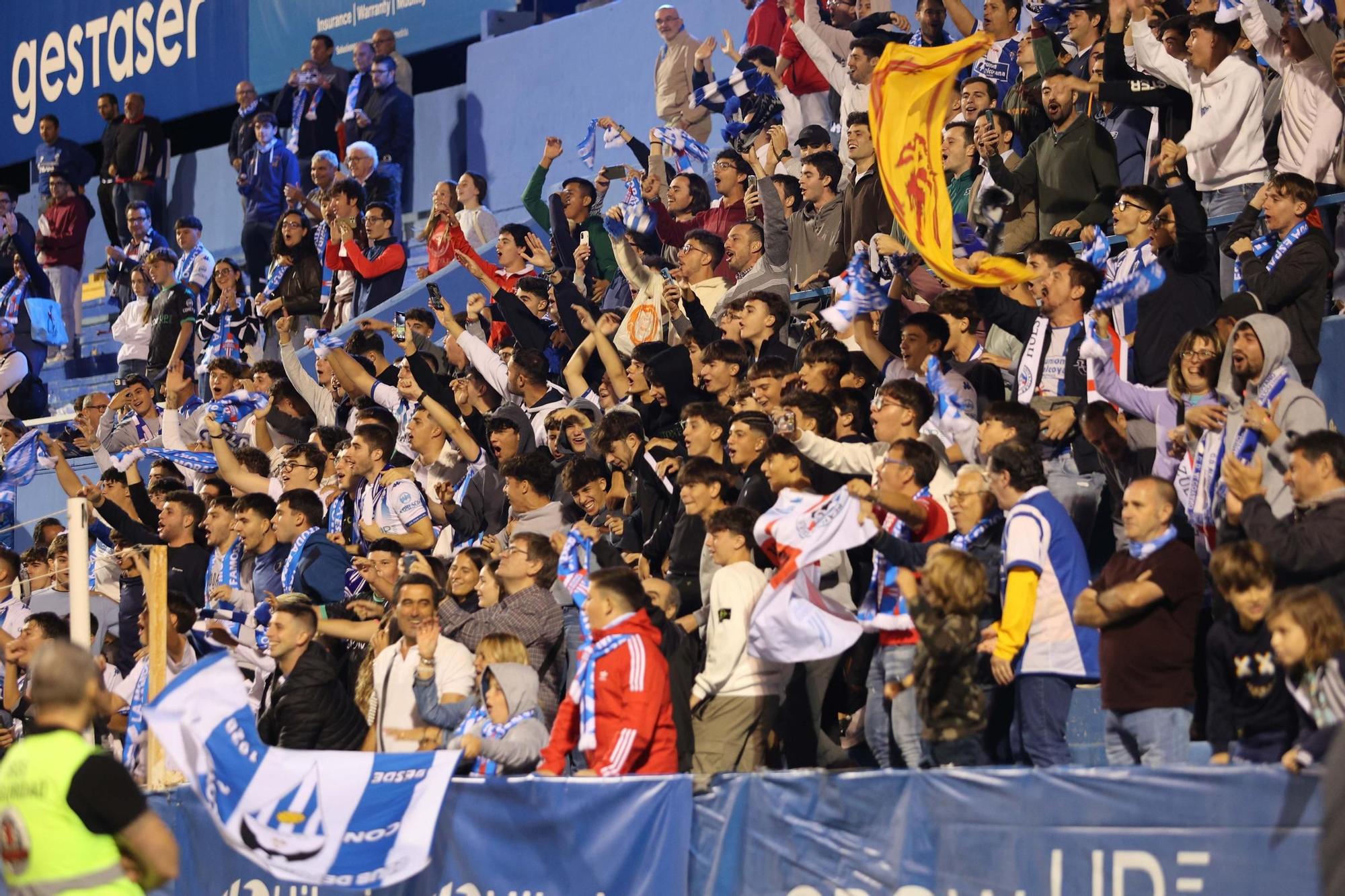 El Alcoyano vuela empujado por la afición