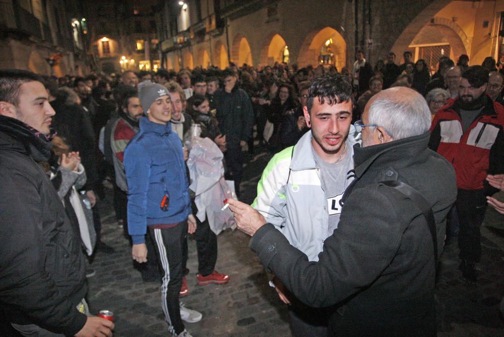 Rebuda del jove deixat en llibertat pels aldarulls de Girona