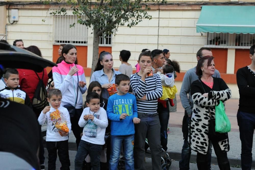 Vistabella saca su carnaval a las calles