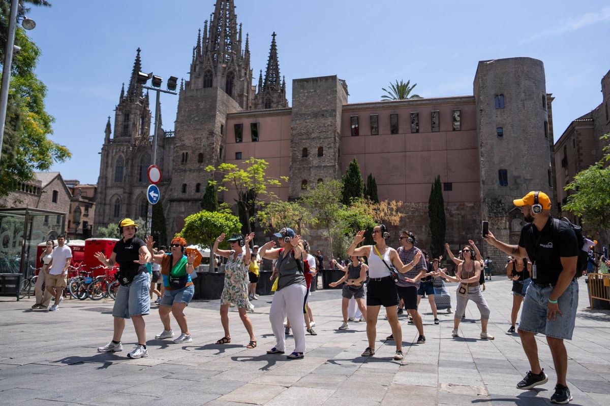 'Flashmob' con la catedral de fondo.