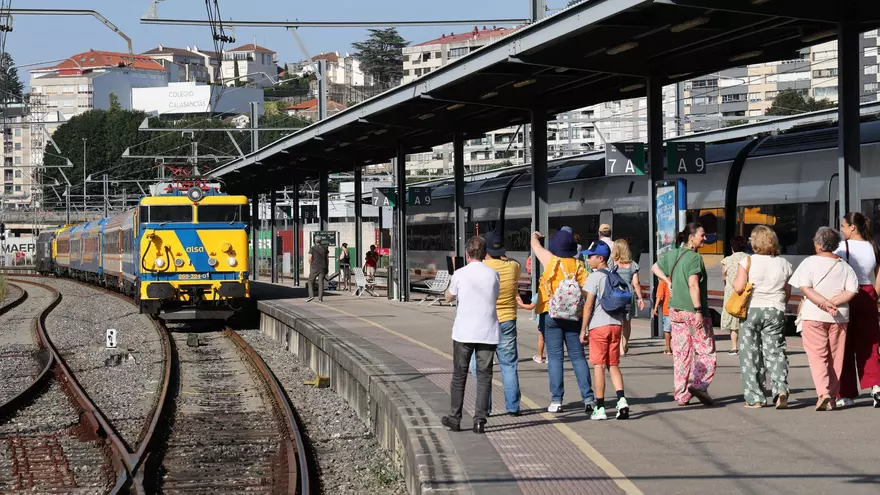 Un viaje a la nostalgia sobre raíles: el regreso a Vigo del expreso Rías Baixas