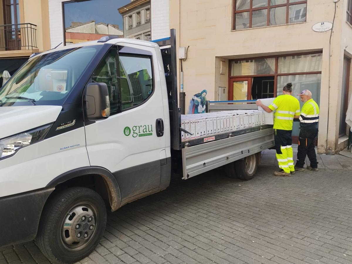 El traslado del Archivo Municipal de Grado, en imágenes.