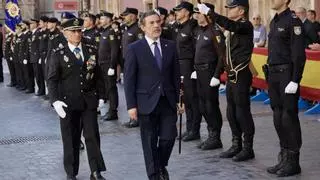 Murcia conmemora el patrón de la Policía Nacional rindiendo homenaje a las víctimas del incendio