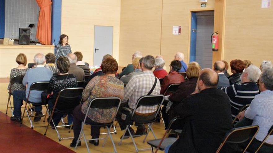 Encuentro formativo y festivo de las asociaciones de mayores en Luceni