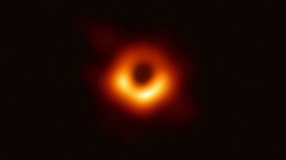 Así es la primera imagen de un agujero negro