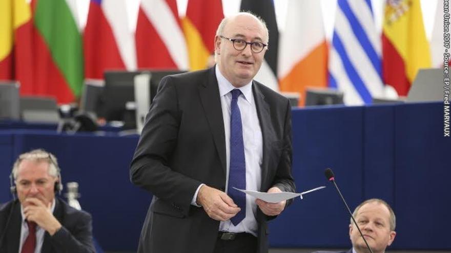 Archivo - El comisario de Agricultura y Desarrollo Rural, Phil Hogan