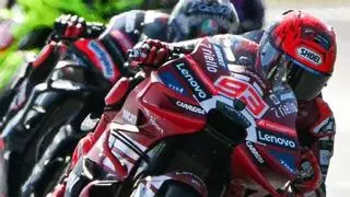 Márquez dona una lliçó magistral a Bezzecchi