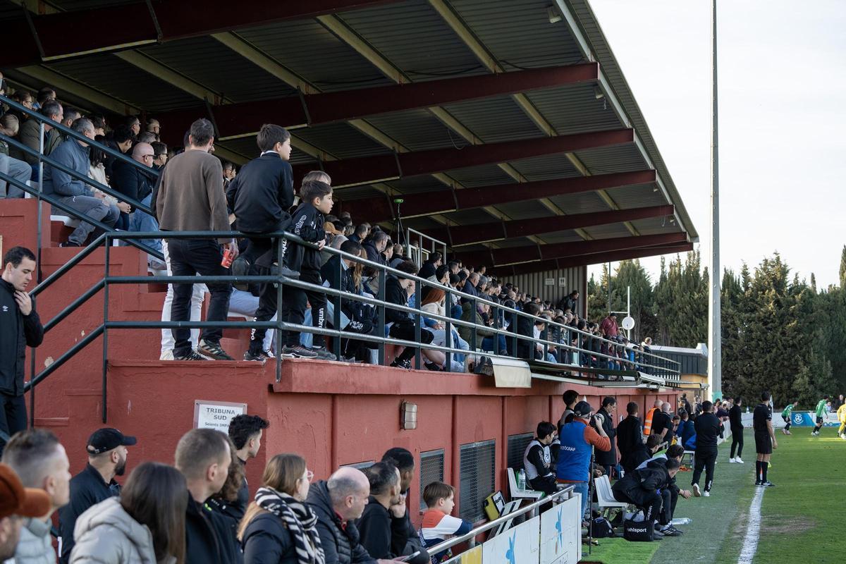 Les millors imatges de l'empat en el derbi entre el Peralada i l'Escala