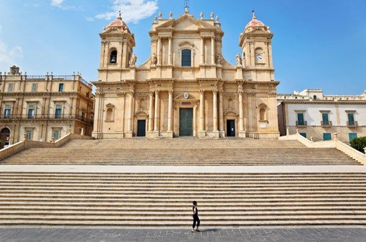 La Catedral de Noto, uno de los grandes tesoros monumentales de una villa que está considerada la joya del barroco siciliano.