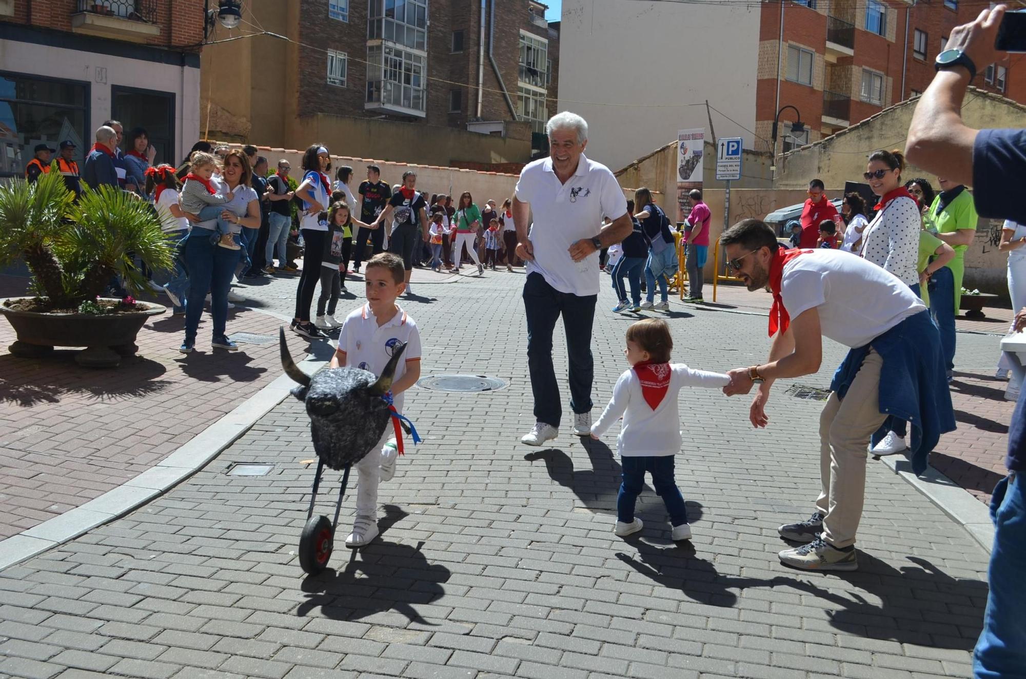 Fiestas de la Veguilla en Benavente: Así de bien lo han pasado los niños con los carretones de Gente del Toro