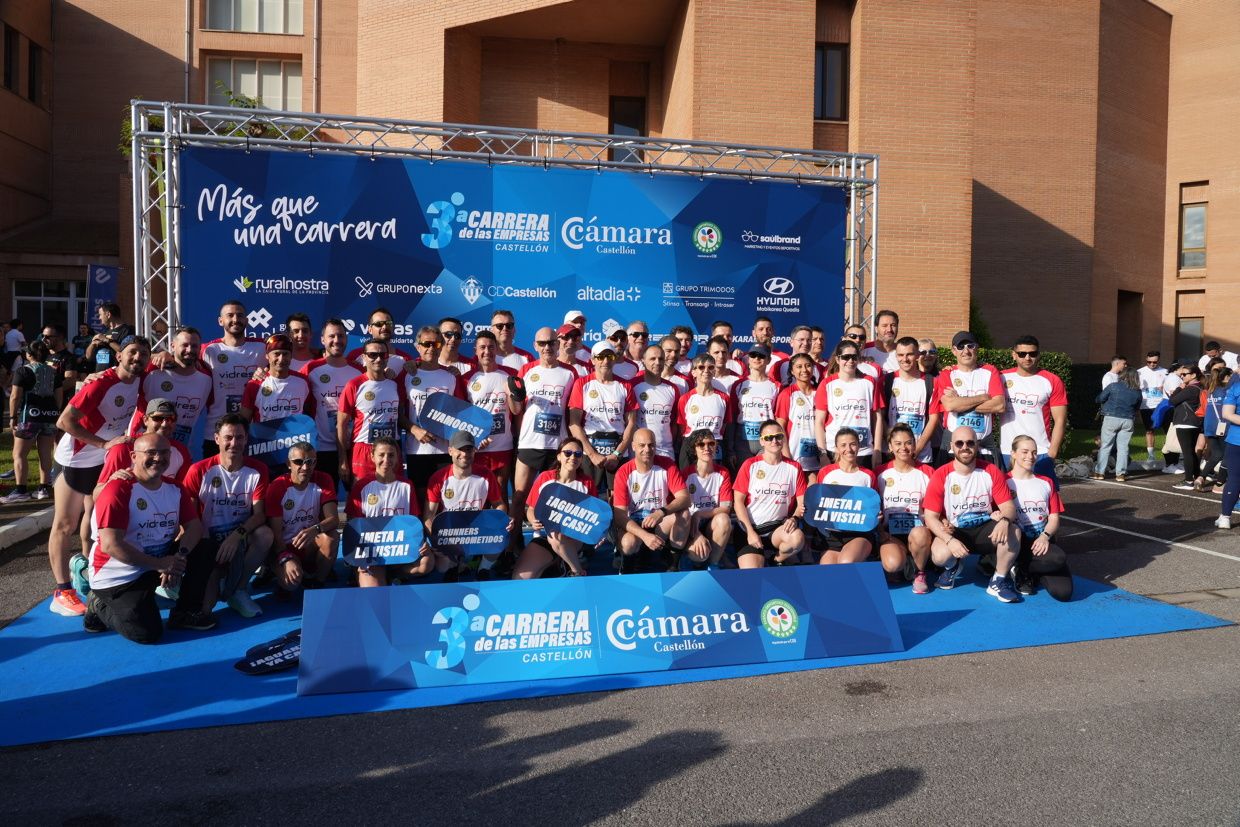 Búscate en las fotos de la Carrera de las Empresas en Castellón