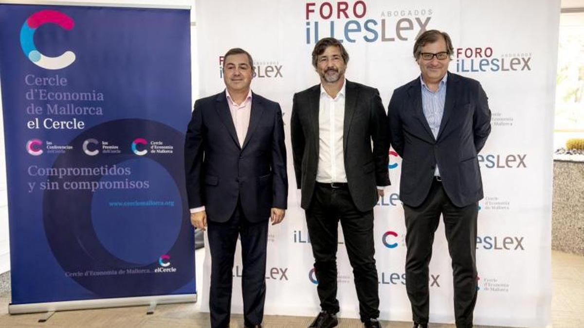 Javier Blas, Gabriel Subías y Guillermo Dezcallar. | B.RAMON