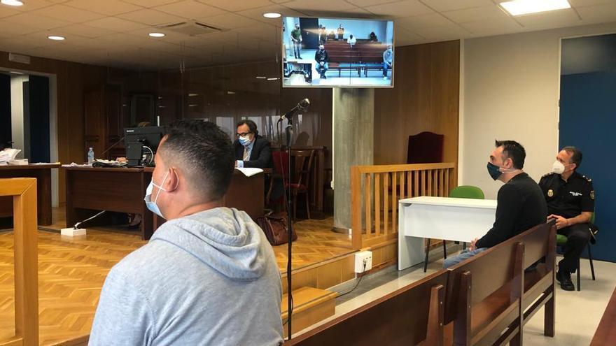 El acusado, durante el juicio celebrado en la Audiencia Pronvicial con sede en Vigo. // Fdv