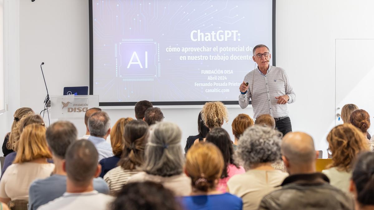 154 docentes acuden a los talleres sobre ChatGPT de Fundación DISA