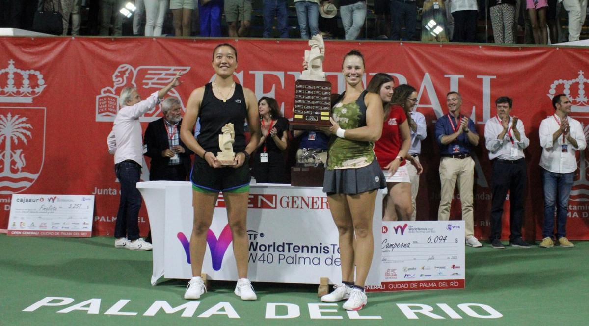 Harmony Tan y Valeria Savinykh, en la entrega de premios.