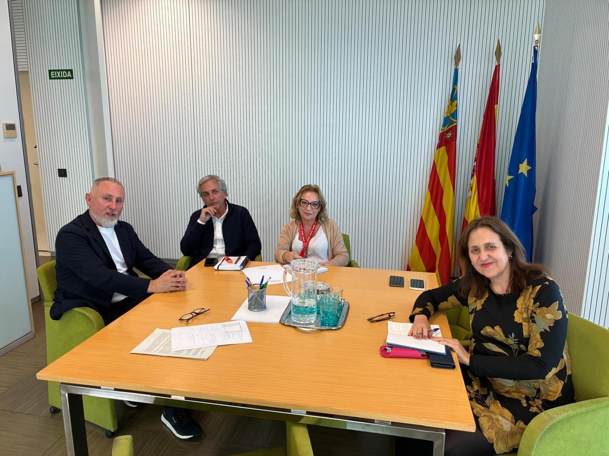 Otra de las reuniones de Raúl Mérida con asociaciones dana