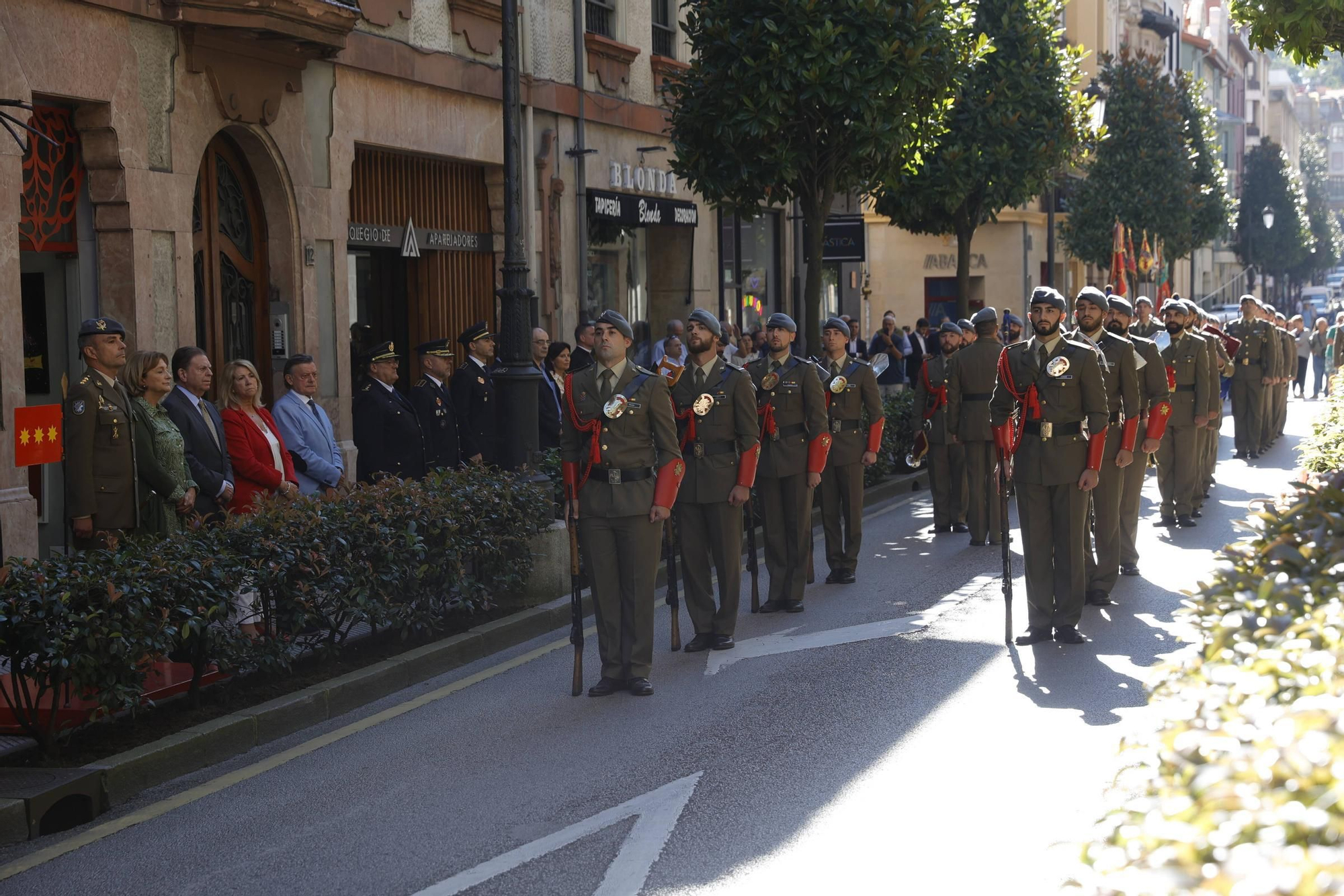 Parada militar en Oviedo para homenajear al Cabo Noval