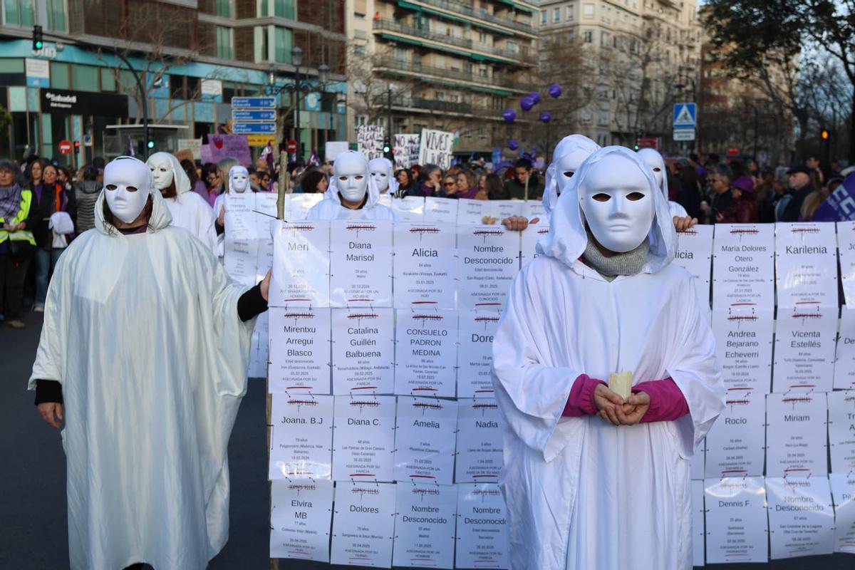 8M en València 2026: Las calles de València se tiñen de morado en el día de la mujer