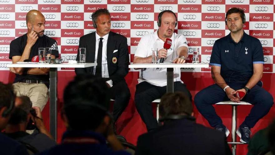 Desde la izquierda: Guardiola, Mihajlovic, Benítez y Pochettino, ayer en Múnich.