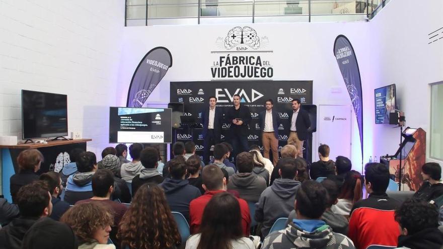 Unas jornadas organizadas por el Proyecto Edufinet, que impulsan Unicaja Banco y la Fundación Unicaja, centradas en la educación financiera aplicada al sector de los videojuegos.