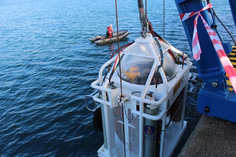 Operaciones de buceo con la campana húmeda.   | // SALVAMENTO MARÍTIMO