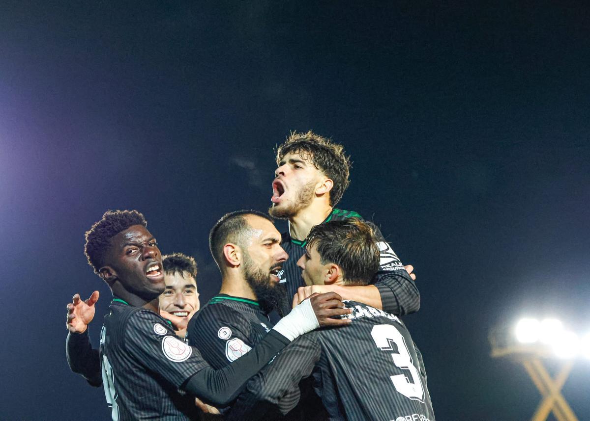 Celebración del gol de Abde.