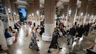 El desfile de Louis Vuitton sitúa a Barcelona en el epicentro de la moda con su evento en el Park Güell