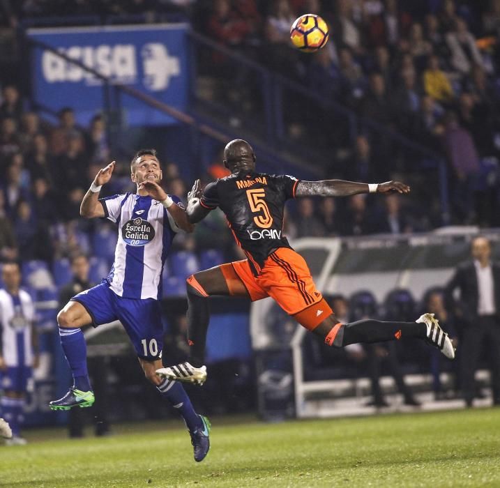 Un Çolak notable librea el ataque con un gran gol y un error suyo propicia el empate (1-1).