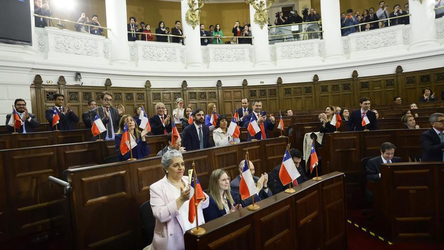 Chile: con hegemonía de la derecha se aprueba el nuevo texto constitucional que debe ser aprobado en una consulta popular