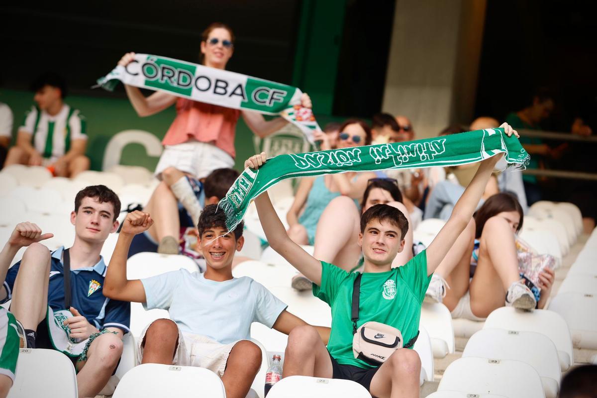 Córdoba CF-Huesca | Las imágenes de la afición en El Arcángel