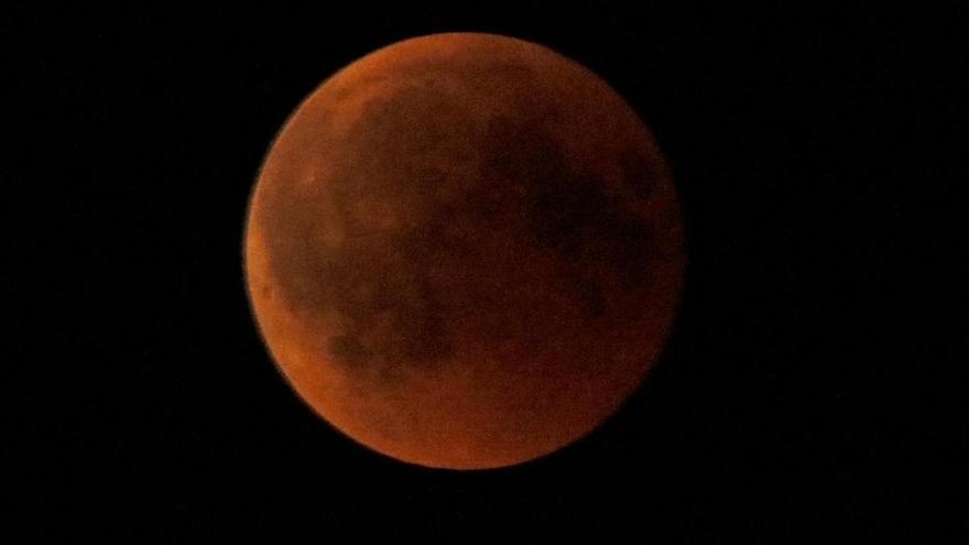 Estos son los horarios para ver el eclipse lunar de este sábado en La Palma