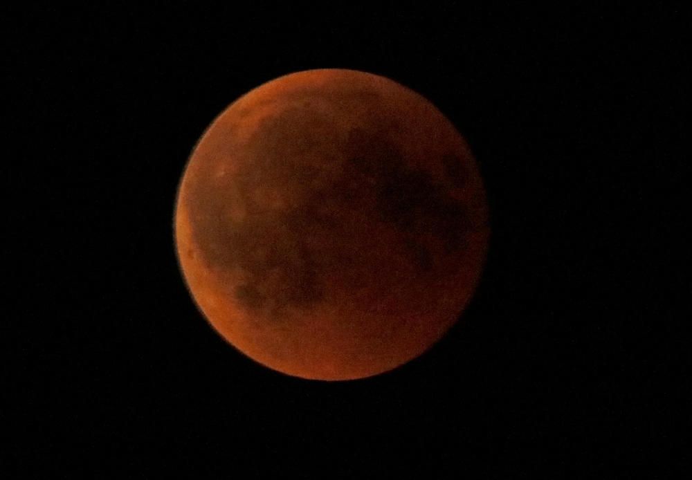 Así se ha visto el eclipse lunar en el mundo