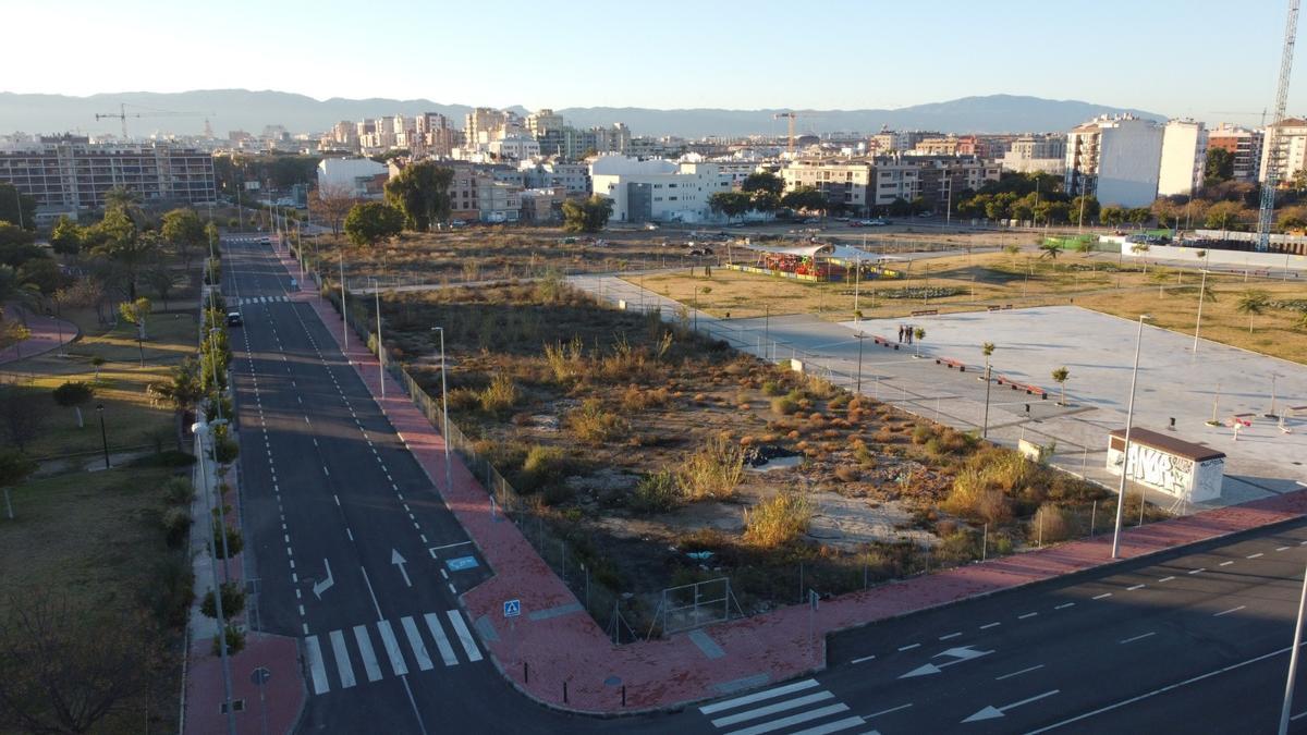 Solar frente a la calle Ermita de Atocha en el que se construirá el proyecto de Grupo Lar