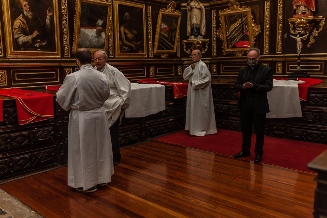 Misa en la catedral en memoria de las victimas del coronavirus