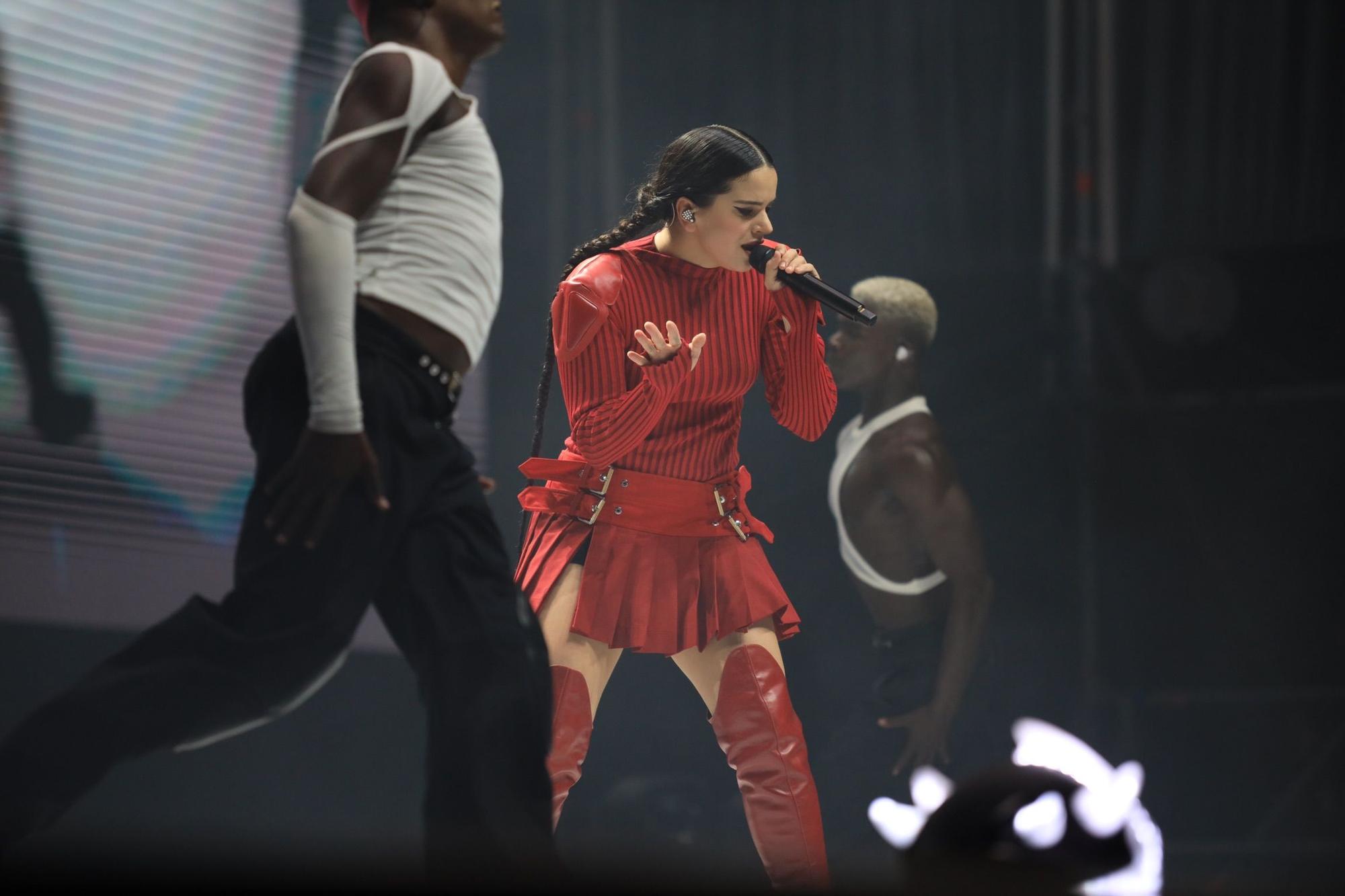 Rosalía, durante su concierto en el Marenostrum de Fuengirola