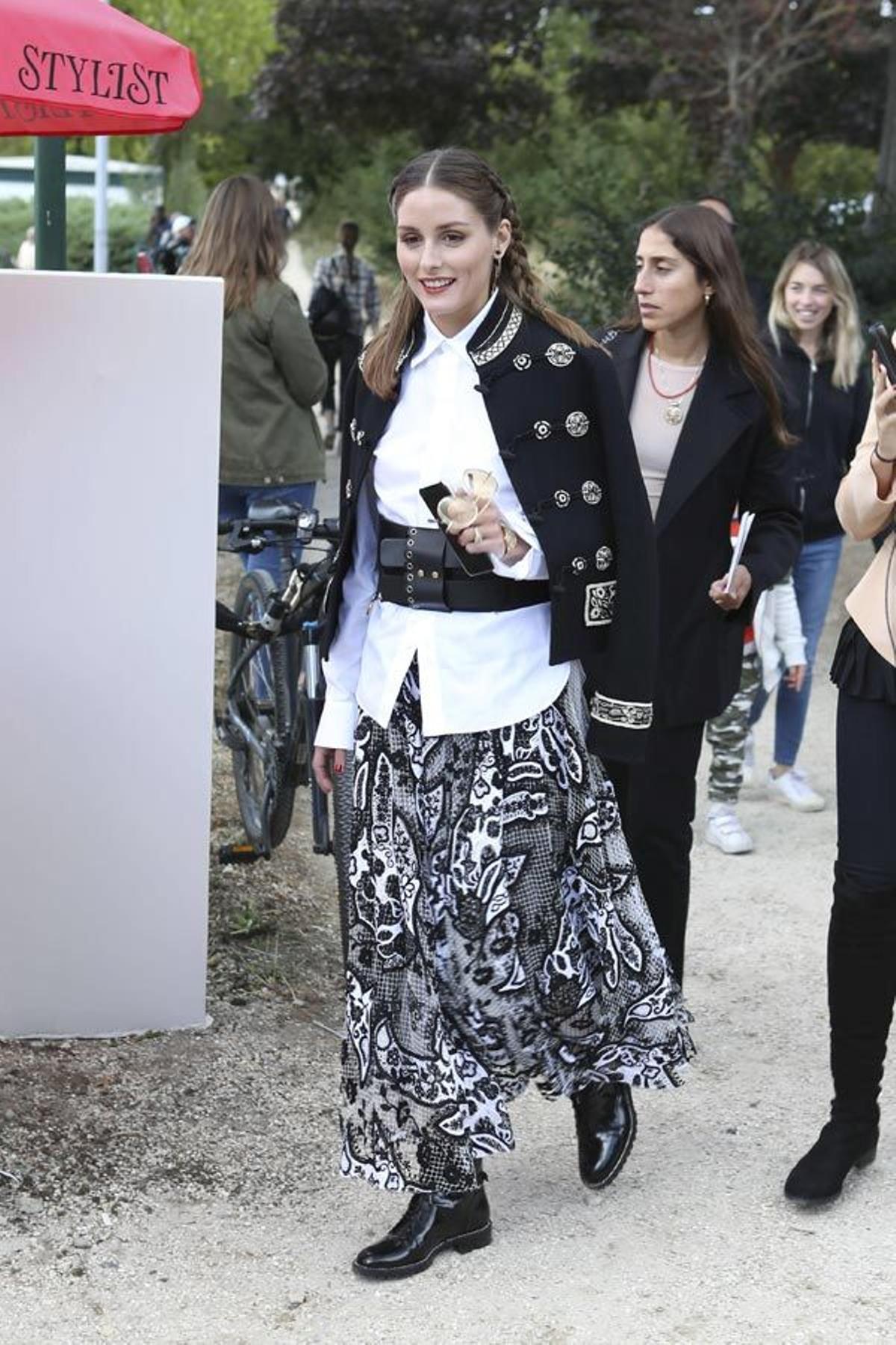 Olivia Palermo con dos trenzas en el desfile de Dior
