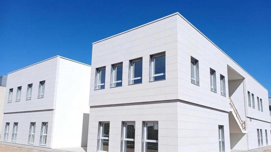 Casi acabado y flamante: Gata teme no poder abrir su centro de envejecimiento activo al no dotarlo el Consell de personal