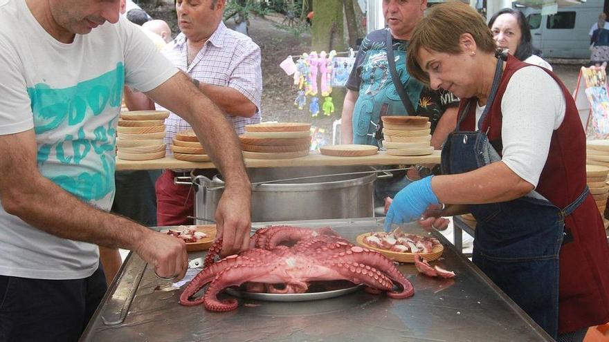 Festa do Pulpo: O Carballiño saborea una tradición de 60 años de historia