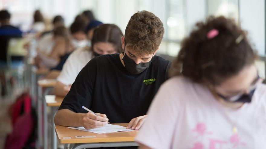 Qué tener en cuenta al solicitar tu beca para el curso 2021-2022: grado universitario y máster