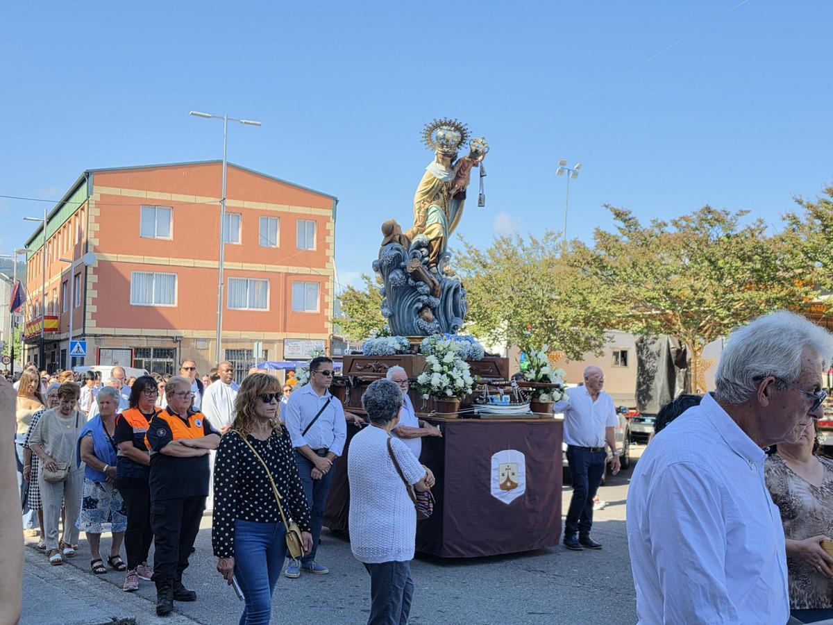 O Morrazo se echa al mar para rendir homenaje a la Virgen del Carmen O Morrazo se echa al mar para rendir homenaje a la Virgen del Carmen