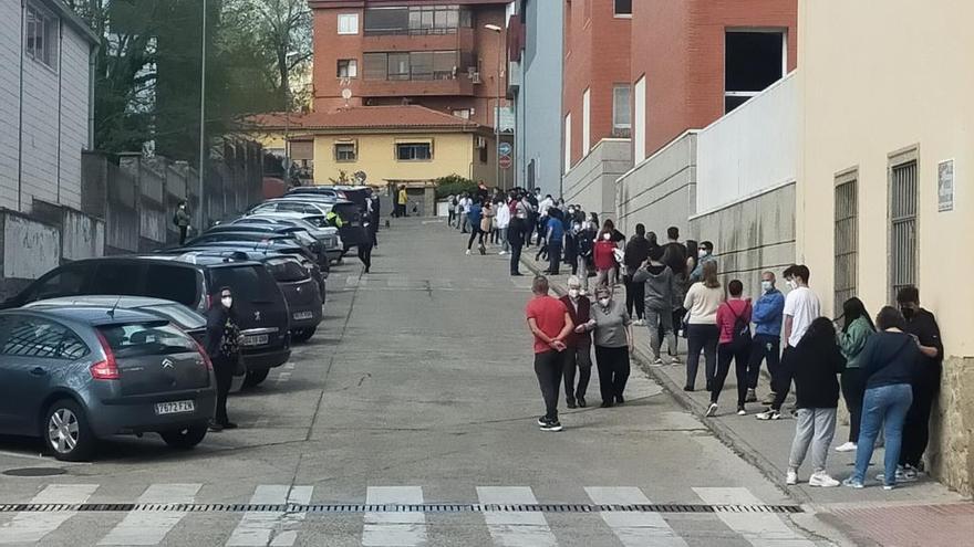 Piden más control policial en la zona norte de Plasencia al subir los positivos