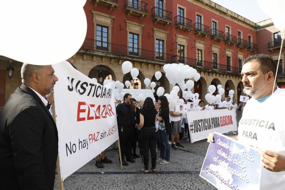 Suelta de globos para exigir justicia con Eleazar
