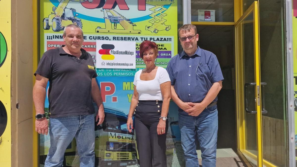 Fernando Durán, Pilar Alemán y Bernd Albrecht, en la firma del acuerdo en Málaga.