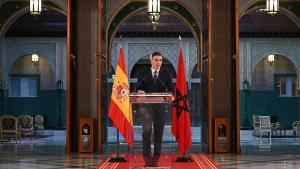 Pedro Sánchez durante su comparecencia en Rabat.