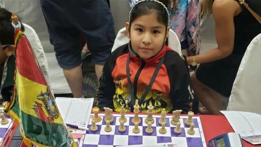 &#039;Gambito de dama&#039; boliviana: una niña de 9 años, reina del ajedrez
