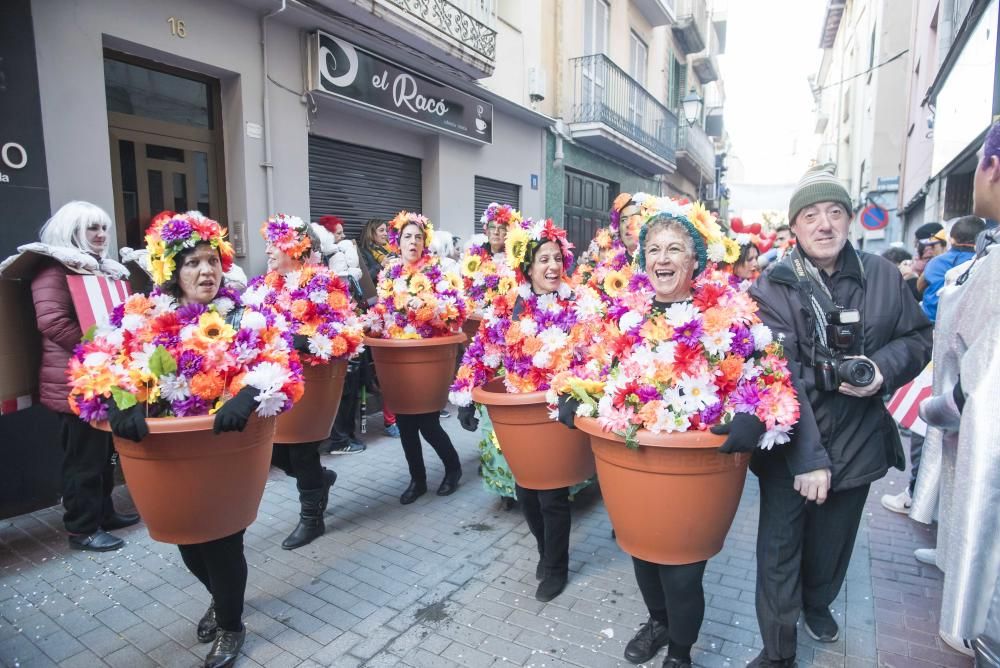 Set mil persones desborden els carrers de Sallent en un Carnaval multitudinari