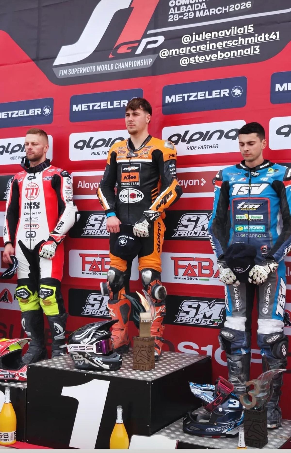 Podio de la primera prueba del Campeonato del Mundo celebrada en Albaida.