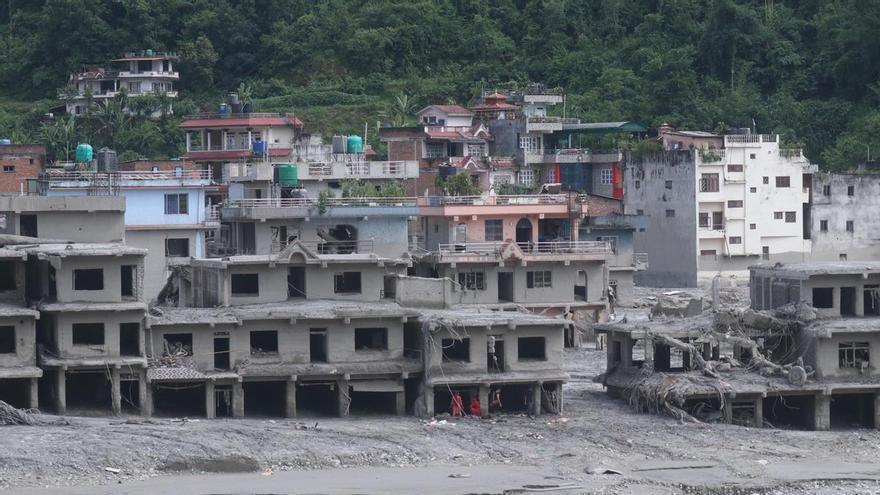 Nepal raises death toll from flood on China border to over 1,250, with more than 4,200 missing