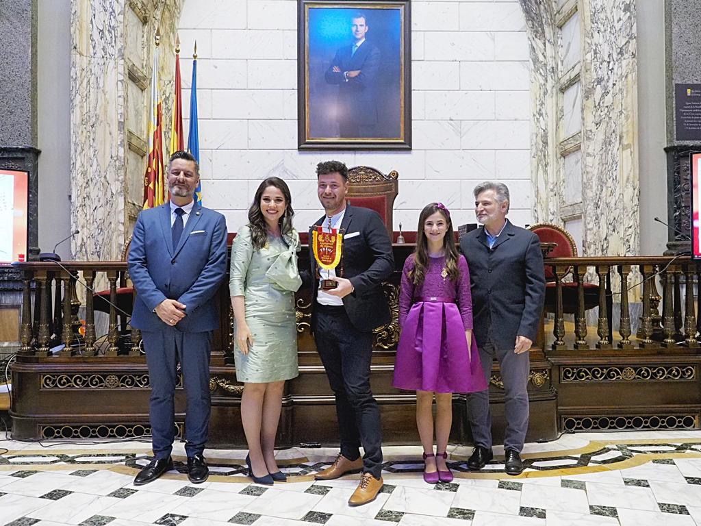 Honores a los artistas en la Gala de los 1 con Algarra en el recuerdo